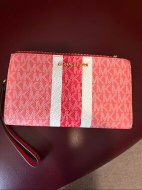 Michael Kors Jet Set Travel Signature Grapefruit Wristlet